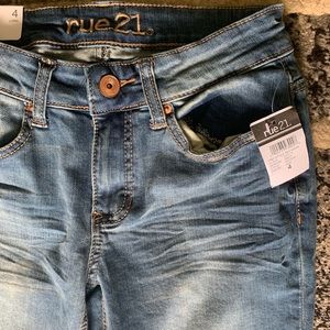 NWT Rue 21 Medium Wash Ladies Jeans Jeggings